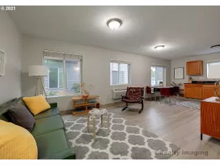 Photo #3: 20082977 Listing