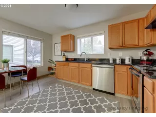 Photo #6: 20082977 Listing