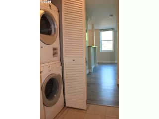 Photo #6: 20083181 Listing