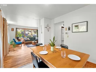 Photo #2: 20083746 Listing 