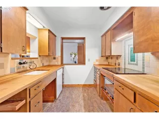 Photo #4: 20083746 Listing 