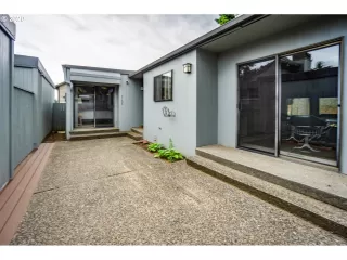 Photo #1: 20084461 Listing