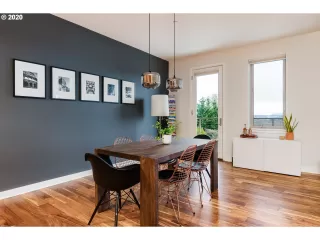 Photo #6: 20084730 Listing