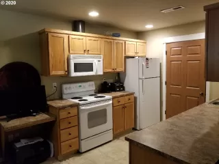 Photo #1: 20084761 Listing 