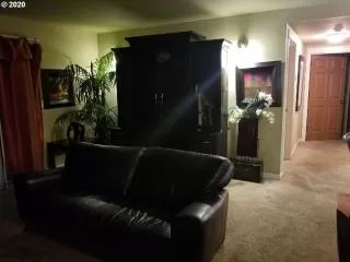 Photo #3: 20084761 Listing 