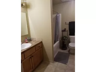 Photo #5: 20084761 Listing 