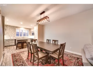 Photo #2: 20085386 Listing