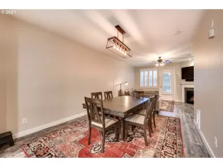 Photo #4: 20085386 Listing