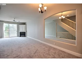 Photo #4: 20085865 Listing