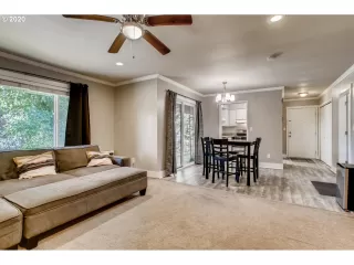 Photo #2: 20085869 Listing 