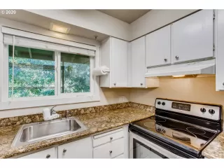 Photo #5: 20085869 Listing 