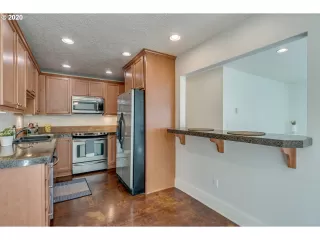 Photo #3: 20085994 Listing 