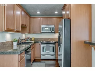 Photo #4: 20085994 Listing 