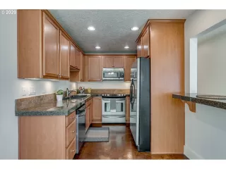 Photo #5: 20085994 Listing 