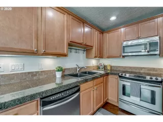 Photo #6: 20085994 Listing 