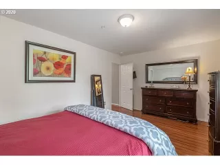 Photo #5: 20086120 Listing 