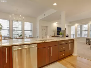 Photo #6: 20086277 Listing