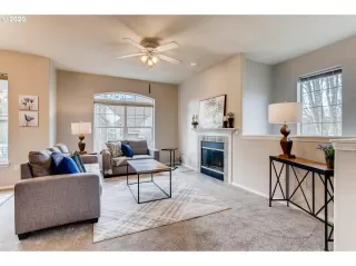 Photo #4: 20086417 Listing