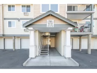 Photo #1: 20086891 Listing