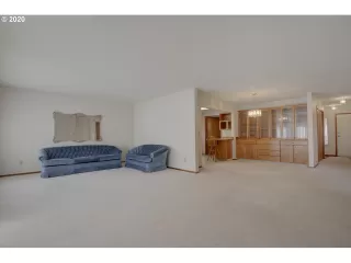 Photo #2: 20087135 Listing