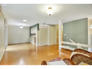 Photo #4: 20087900 Listing