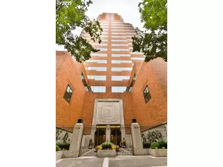 Photo #1: 20089076 Listing