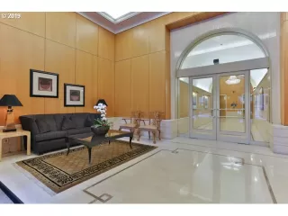 Photo #3: 20089076 Listing