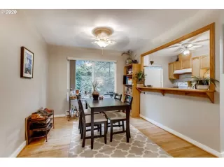 Photo #4: 20089505 Listing