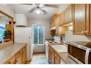 Photo #5: 20089505 Listing