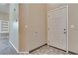 Photo #4: 20089613 Listing