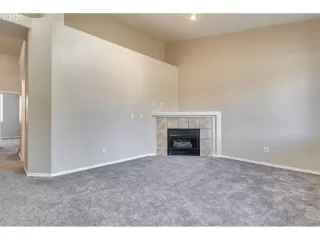 Photo #6: 20089613 Listing