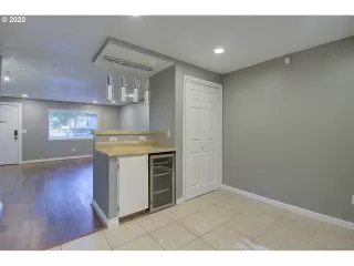 Photo #2: 20089680 Listing