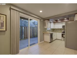 Photo #3: 20089680 Listing