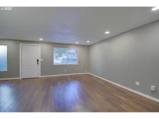 Photo #6: 20089680 Listing