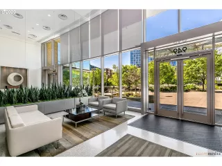 Photo #4: 20089839 Listing