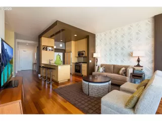 Photo #6: 20089839 Listing