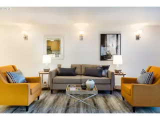 Photo #5: 20089901 Listing