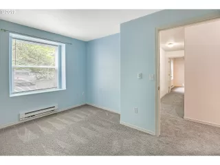 Photo #5: 20090195 Listing