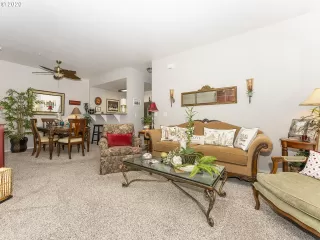 Photo #6: 20090559 Listing 