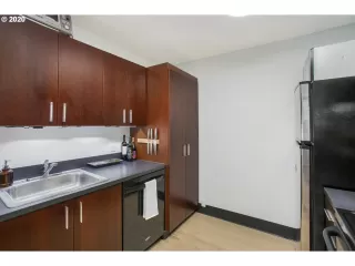 Photo #6: 20090582 Listing