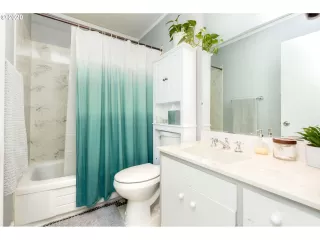 Photo #5: 20090642 Listing