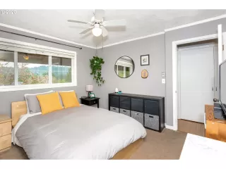 Photo #6: 20090642 Listing