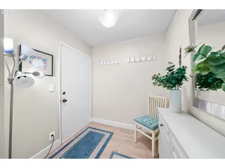 Photo #4: 20091681 Listing