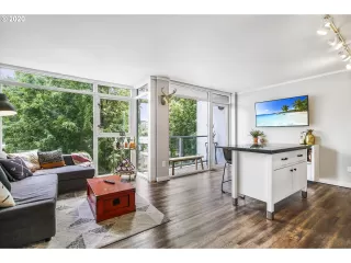 Photo #6: 20092094 Listing 