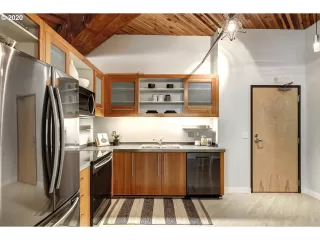 Photo #3: 20092711 Listing 