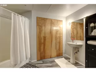 Photo #6: 20092711 Listing 