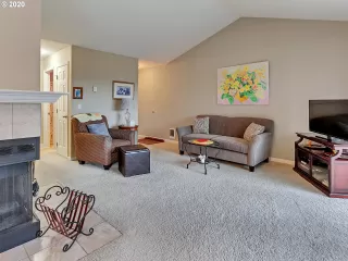 Photo #3: 20092774 Listing