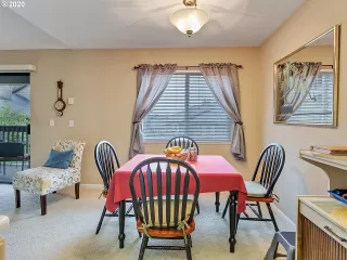 Photo #6: 20092774 Listing