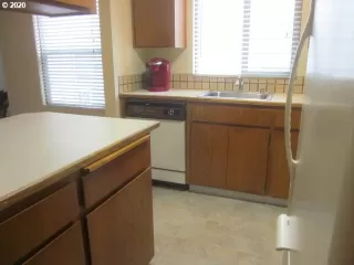 Photo #6: 20092918 Listing