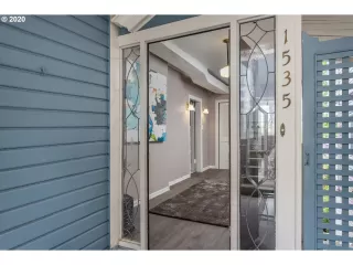 Photo #3: 20093045 Listing 